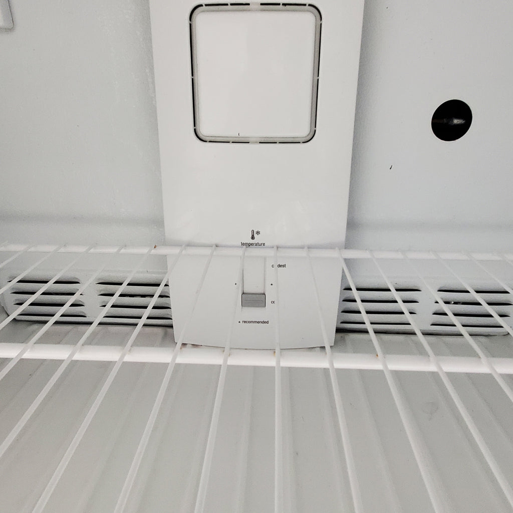 Pictures of White Frigidaire 18 cu ft. Top Freezer Refrigerator with Ready Select Controls - Certified Refurbished - Neu Appliance Outlet - Discount Appliance Outlet in Austin, Tx