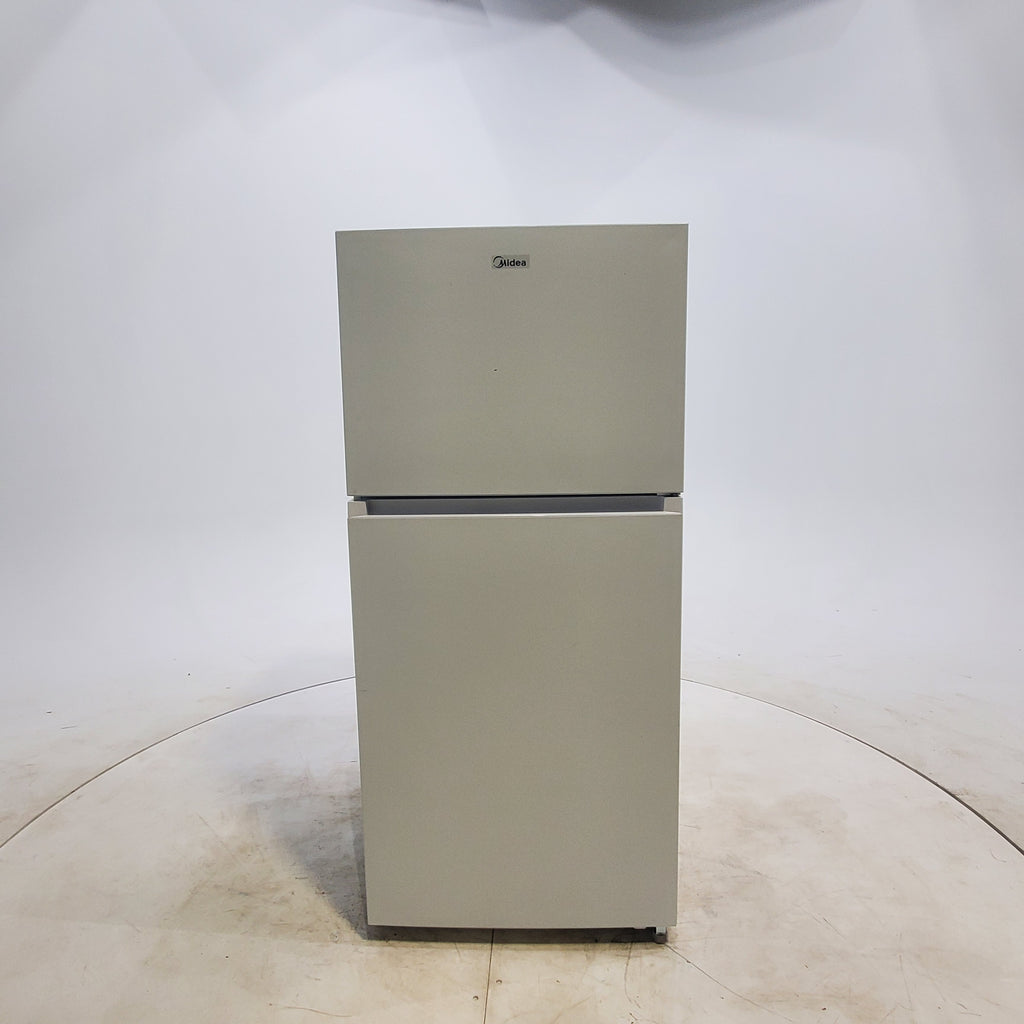 Pictures of White ENERGY STAR Midea 18.1 cu. ft. Top Freezer Refrigerator with Reversible Door - Scratch & Dent - Minor - Neu Appliance Outlet - Discount Appliance Outlet in Austin, Tx