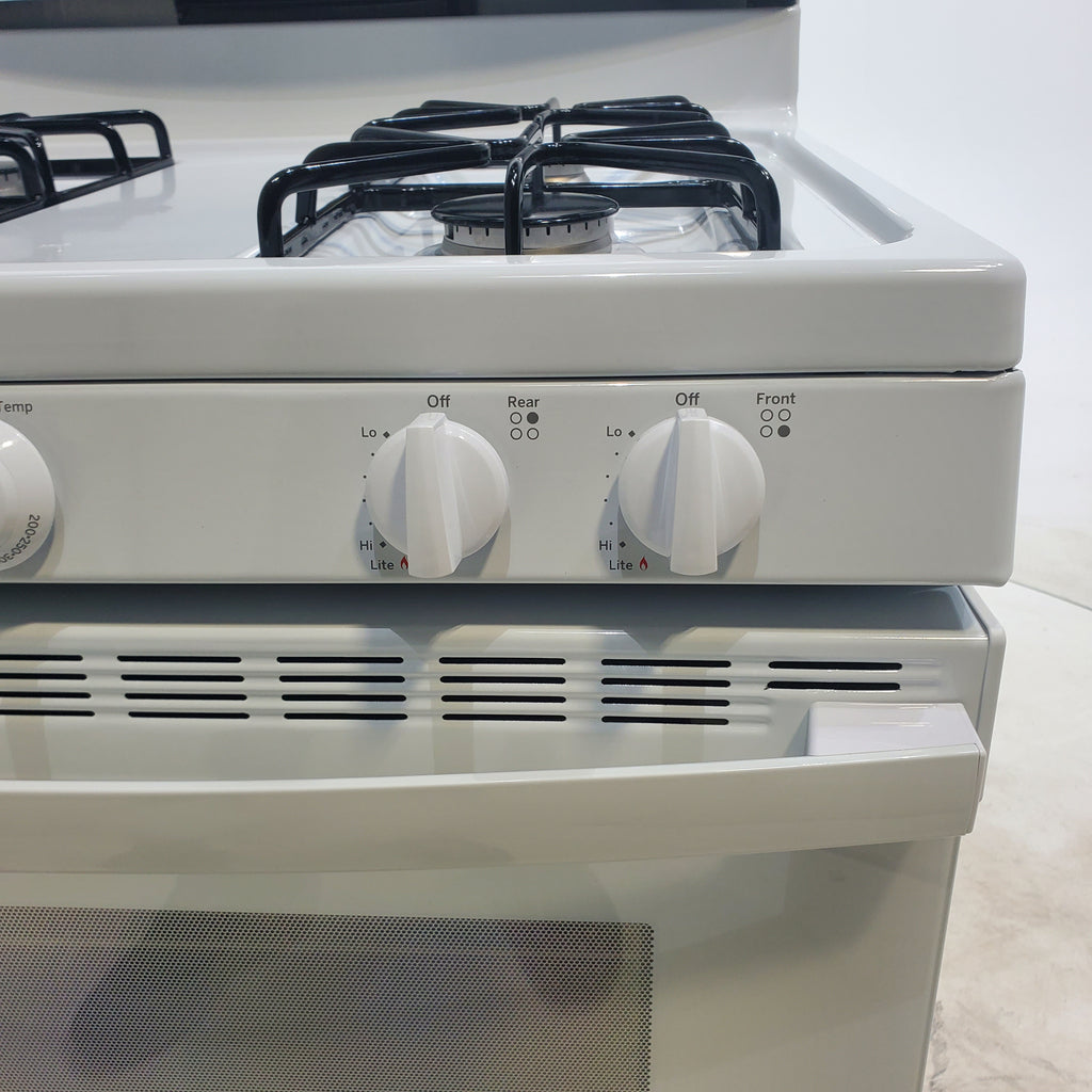 Pictures of White GE 4.8 cu. ft. Freestanding 4 Burner Gas Range with Front Control - Scratch & Dent - Moderate - Neu Appliance Outlet - Discount Appliance Outlet in Austin, Tx