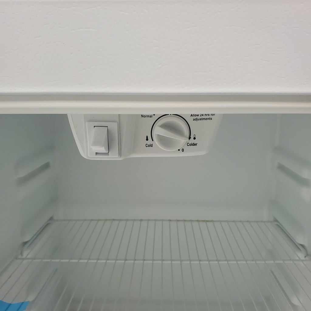 Pictures of White Frigidaire 16.5 cu. ft. Top Freezer Refrigerator with Reversible Doors - Certified Refurbished - Neu Appliance Outlet - Discount Appliance Outlet in Austin, Tx