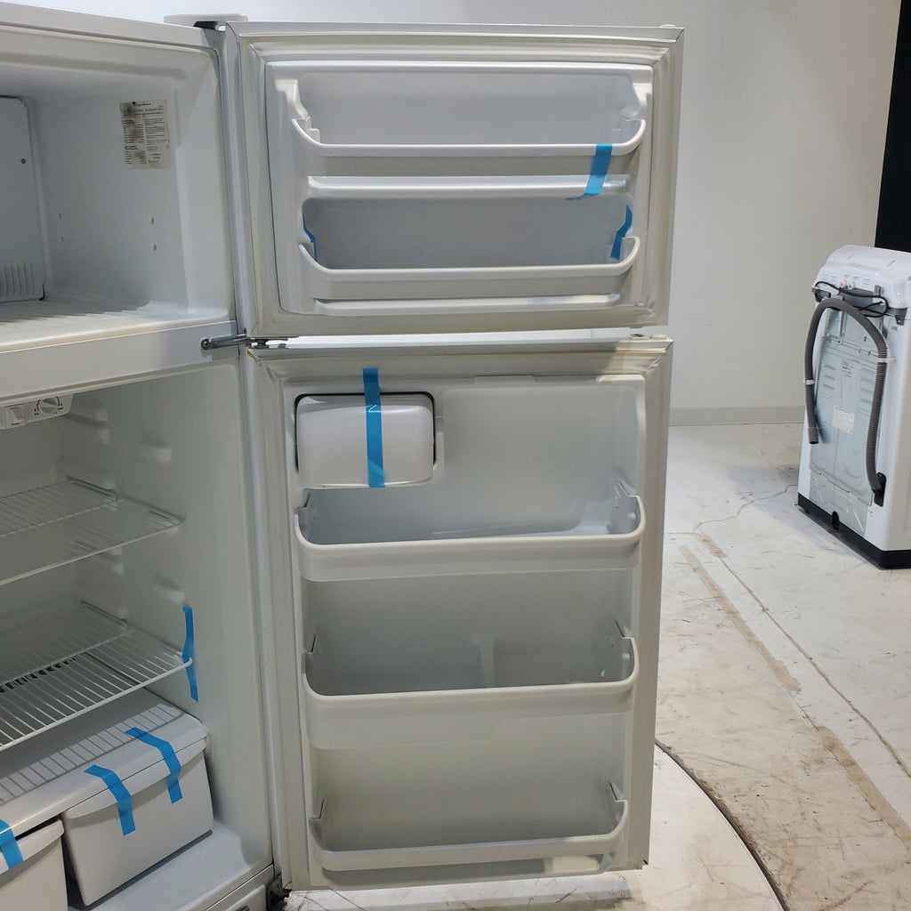 Pictures of White Frigidaire 16.5 cu. ft. Top Freezer Refrigerator with Reversible Doors - Certified Refurbished - Neu Appliance Outlet - Discount Appliance Outlet in Austin, Tx