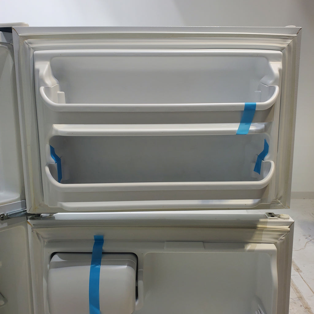 Pictures of White Frigidaire 16.5 cu. ft. Top Freezer Refrigerator with Reversible Doors - Certified Refurbished - Neu Appliance Outlet - Discount Appliance Outlet in Austin, Tx