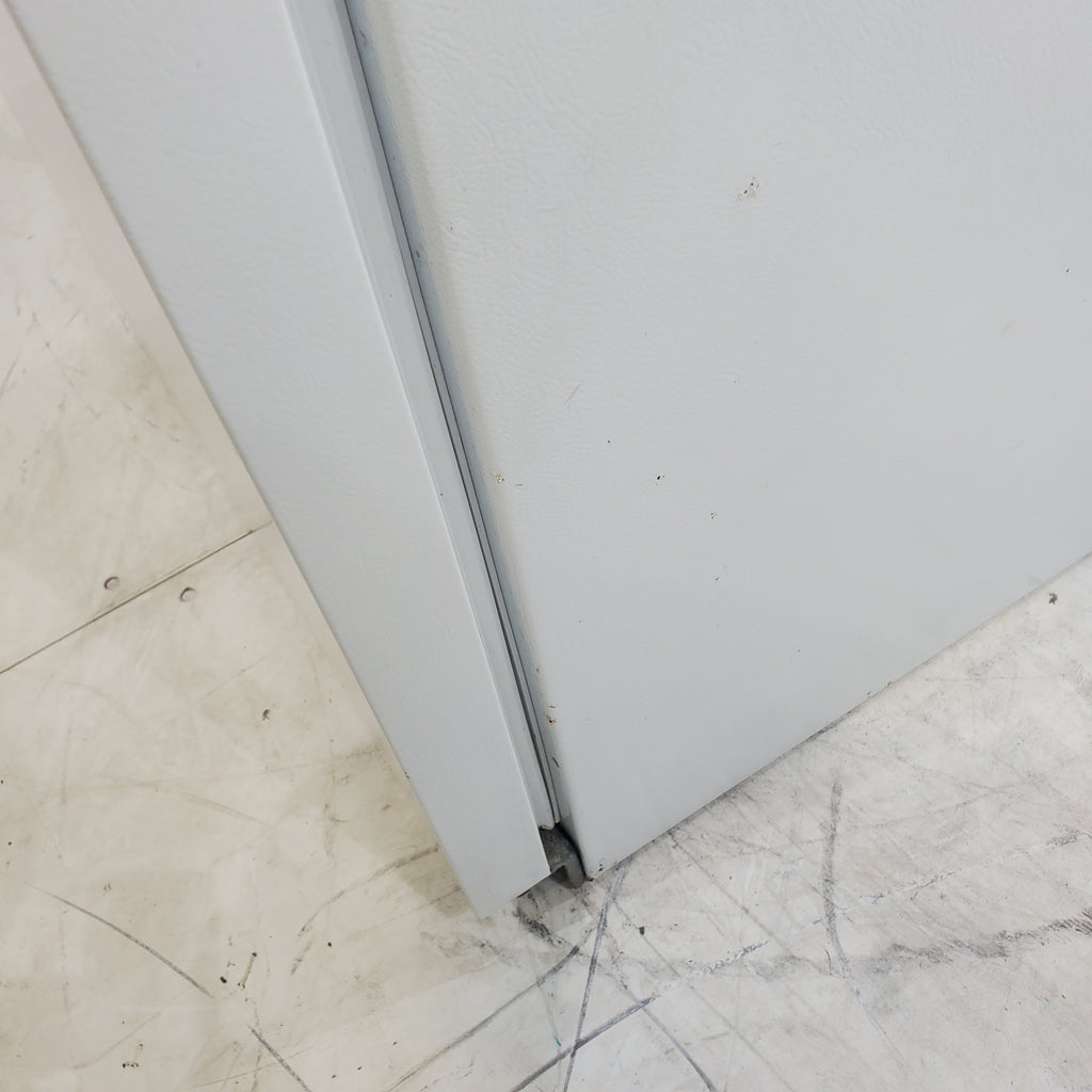 Pictures of White Frigidaire 16.5 cu. ft. Top Freezer Refrigerator with Reversible Doors - Certified Refurbished - Neu Appliance Outlet - Discount Appliance Outlet in Austin, Tx