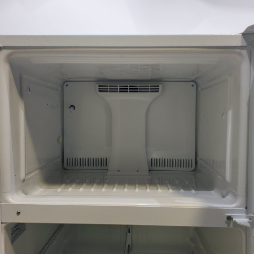 Pictures of White GE 18.2 cu. ft. Top Freezer Refrigerator with Reversible Hinges - Certified Refurbished - Neu Appliance Outlet - Discount Appliance Outlet in Austin, Tx