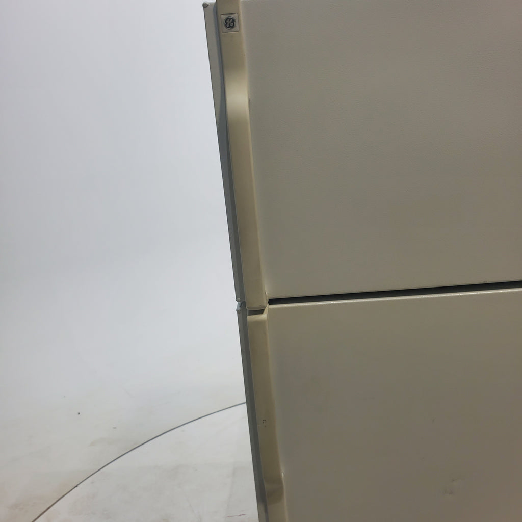 Pictures of White GE 18.2 cu. ft. Top Freezer Refrigerator with Reversible Hinges - Certified Refurbished - Neu Appliance Outlet - Discount Appliance Outlet in Austin, Tx