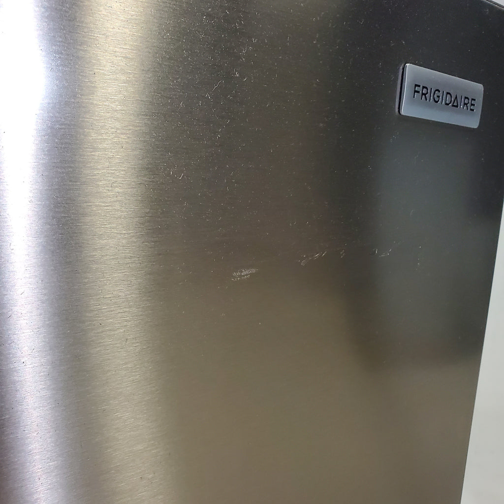 Pictures of 30" Wide EasyCare Stainless Steel Frigidaire 20.0 cu. ft. Top Freezer Refrigerator with EvepTemp Cooling System - Scratch & Dent - Minor - Neu Appliance Outlet - Discount Appliance Outlet in Austin, Tx