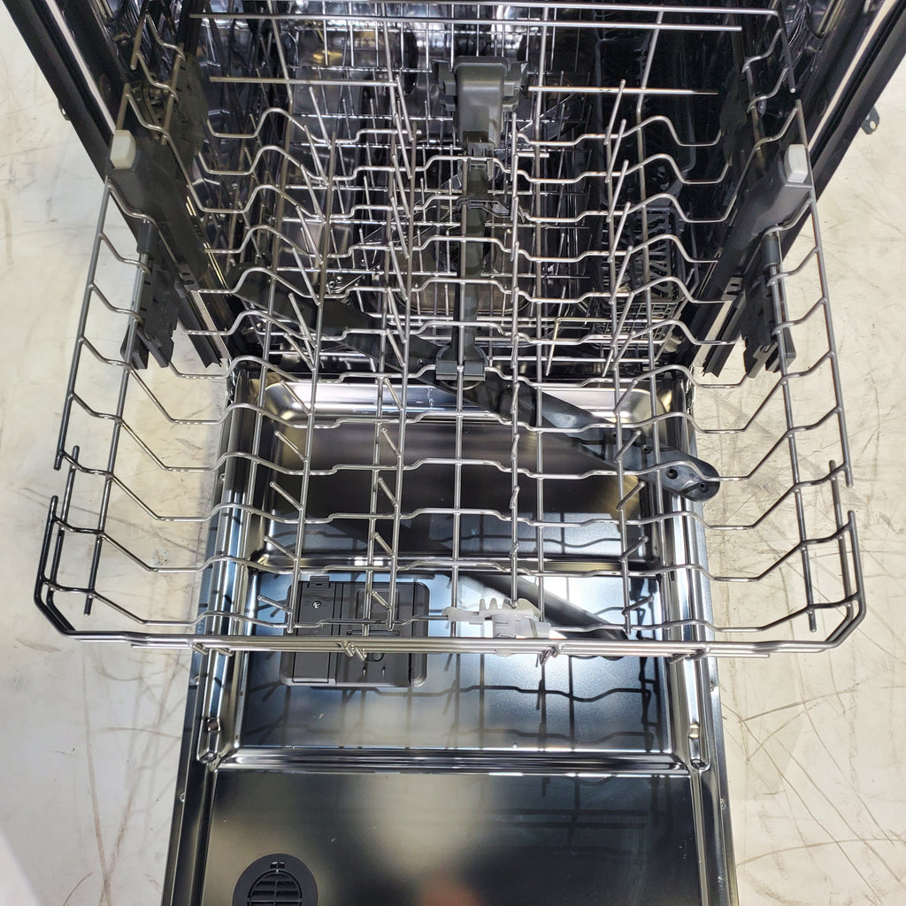 Pictures of Standard 24 in. Fingerprint Resistant Whirlpool Built In Dishwasher with 3rd Rack - Scratch & Dent - Minor - Neu Appliance Outlet - Discount Appliance Outlet in Austin, Tx