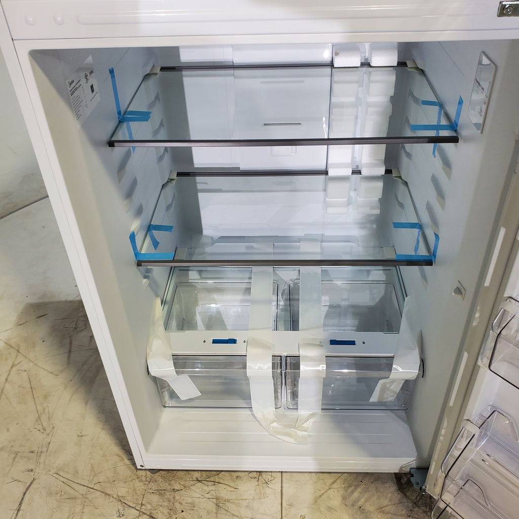 Pictures of White ENERGY STAR Midea 18.1 cu. ft. Top Freezer Refrigerator with Reversible Door - Scratch & Dent - Minor - Neu Appliance Outlet - Discount Appliance Outlet in Austin, Tx