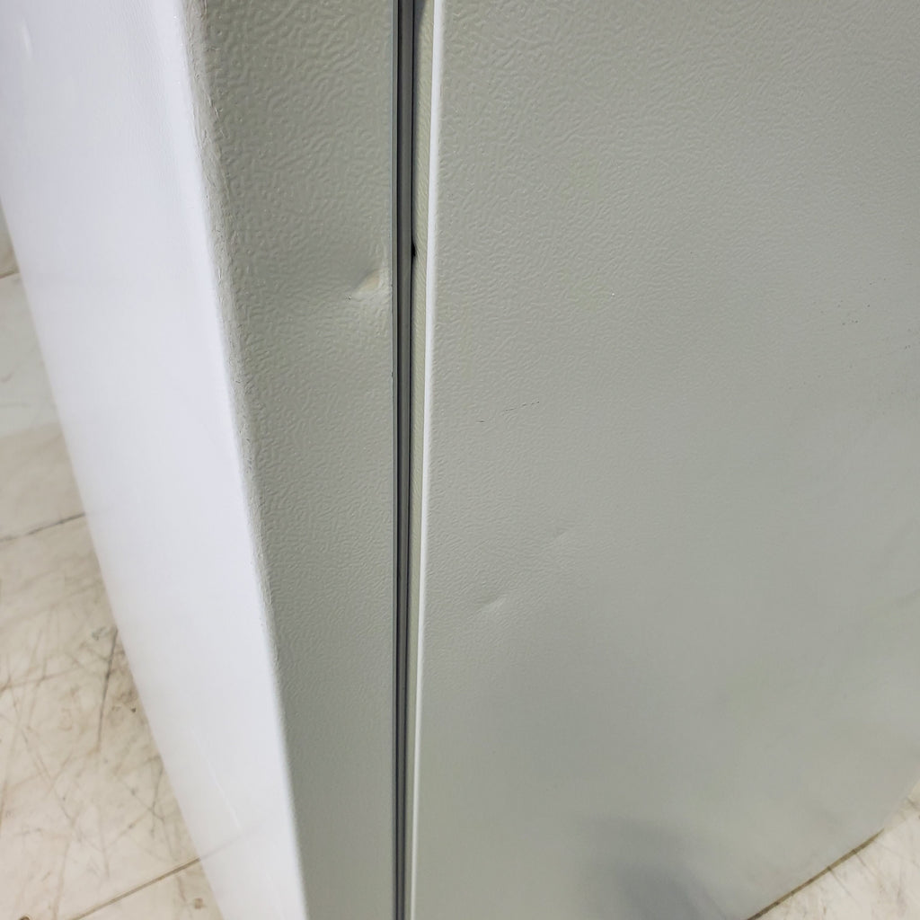 Pictures of White ENERGY STAR Midea 18.1 cu. ft. Top Freezer Refrigerator with Reversible Door - Scratch & Dent - Minor - Neu Appliance Outlet - Discount Appliance Outlet in Austin, Tx