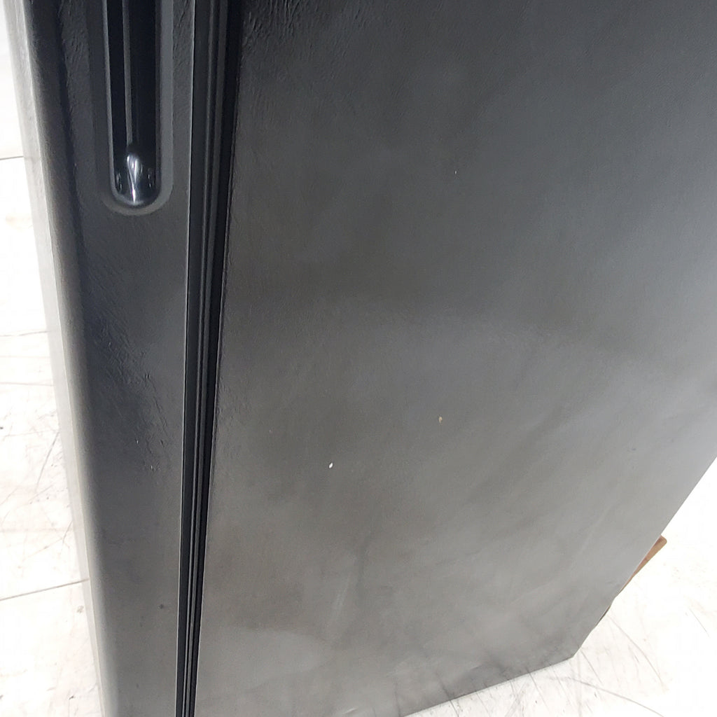 Pictures of 28" Wide Hotpoint Black 17.5 cu ft Top Freezer Bottom Refrigerator with Recessed Handle and Adjustable Shelves - Certified Refurbished - Neu Appliance Outlet - Discount Appliance Outlet in Austin, Tx