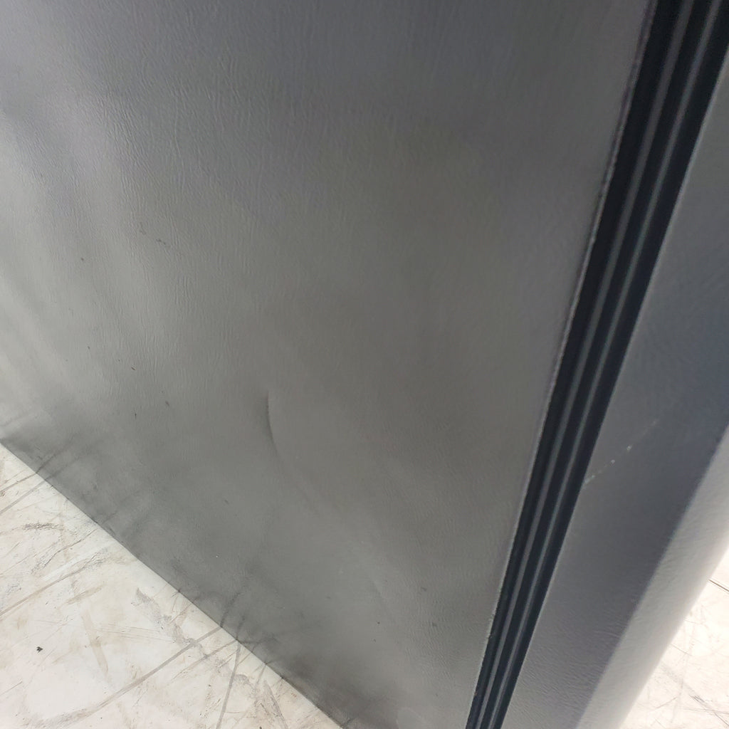 Pictures of 30" Wide Frigidaire 18 cu ft Black Top Freezer and Bottom Refrigerator with Store-More Humidity Controlled Crisper Drawers - Certified Refurbished - Neu Appliance Outlet - Discount Appliance Outlet in Austin, Tx