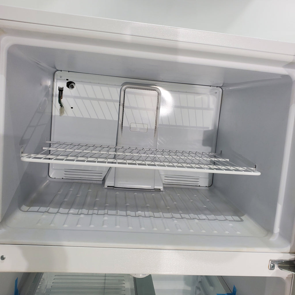 Pictures of White Kenmore 21 cu ft Top Freezer Refrigerator with Adjustable Shelving - Certified Refurbished - Neu Appliance Outlet - Discount Appliance Outlet in Austin, Tx