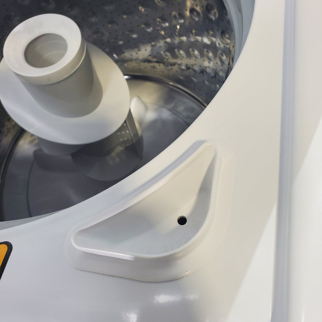 Pictures of GE 3.8 cu. ft. Laundry Center Washer and 5.9 cu. ft. Electric Dryer with Electro-Mechanical Rotary Dial Controls - Scratch & Dent - Minor - Neu Appliance Outlet - Discount Appliance Outlet in Austin, Tx