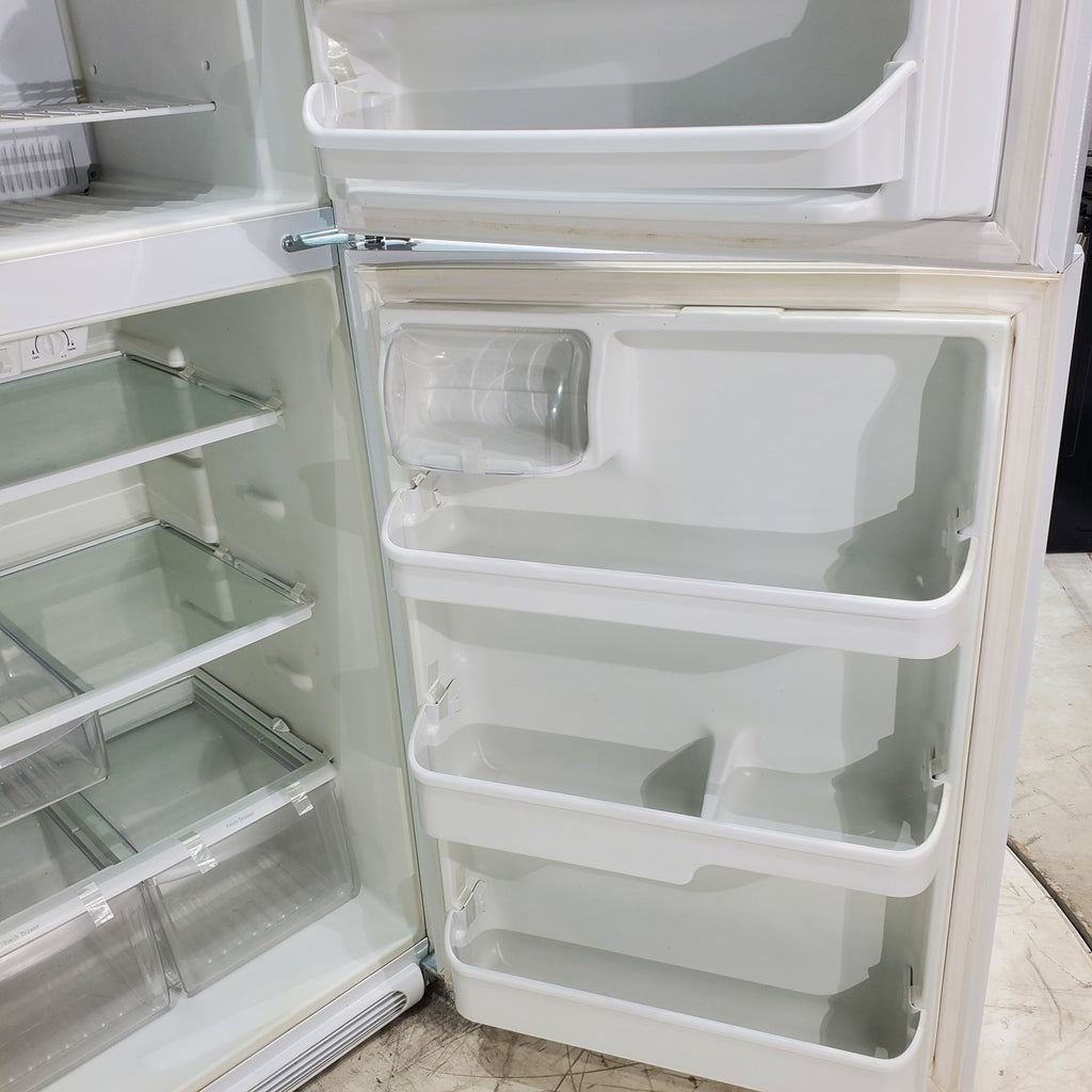 Pictures of 30" Wide Frigidaire White 18 cu ft  Top and Bottom Refrigerator with Adjustable Shelving and Ice Maker - Certified Refurbished - Neu Appliance Outlet - Discount Appliance Outlet in Austin, Tx