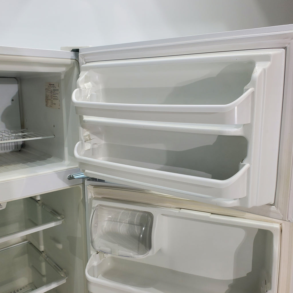 Pictures of 30" Wide Frigidaire White 18 cu ft  Top and Bottom Refrigerator with Adjustable Shelving and Ice Maker - Certified Refurbished - Neu Appliance Outlet - Discount Appliance Outlet in Austin, Tx