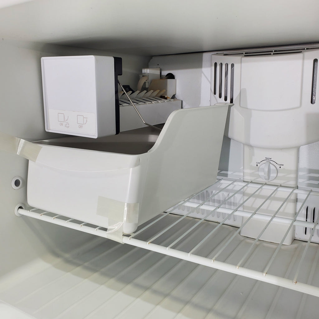 Pictures of 30" Wide Frigidaire White 18 cu ft  Top and Bottom Refrigerator with Adjustable Shelving and Ice Maker - Certified Refurbished - Neu Appliance Outlet - Discount Appliance Outlet in Austin, Tx