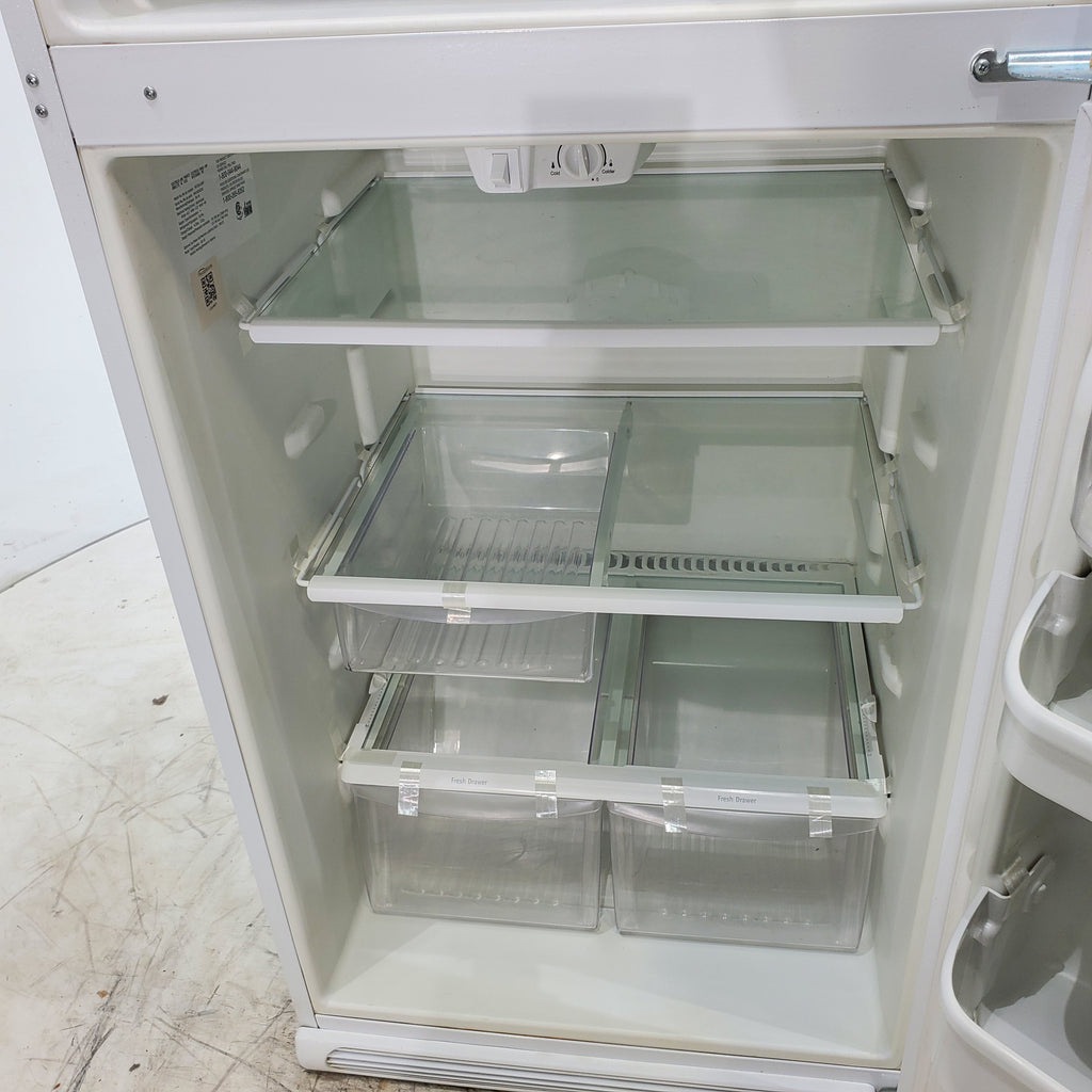 Pictures of 30" Wide Frigidaire White 18 cu ft  Top and Bottom Refrigerator with Adjustable Shelving and Ice Maker - Certified Refurbished - Neu Appliance Outlet - Discount Appliance Outlet in Austin, Tx