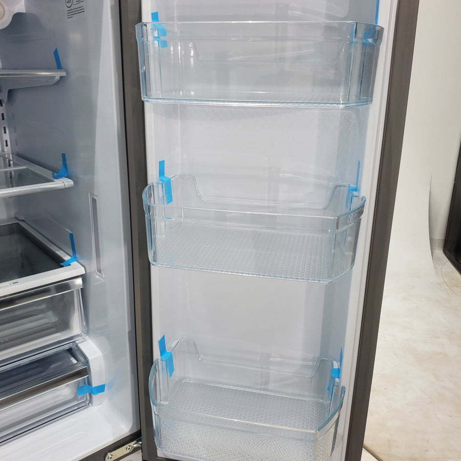 Hisense Fingerprint Resistant Stainless Steel PureFlat 25.4-cu ft ENERGY STAR French Door Refrigerator with Dual Ice Maker, Water - Scratch & Dent - Minor