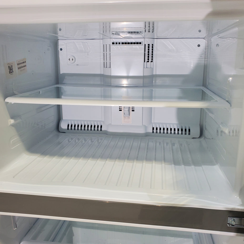 Pictures of 33" Wide 24 cu ft Top Freezer Refrigerator with Internal Water Dispenser and LED Lighting - Scratch & Dent - Minor - Neu Appliance Outlet - Discount Appliance Outlet in Austin, Tx