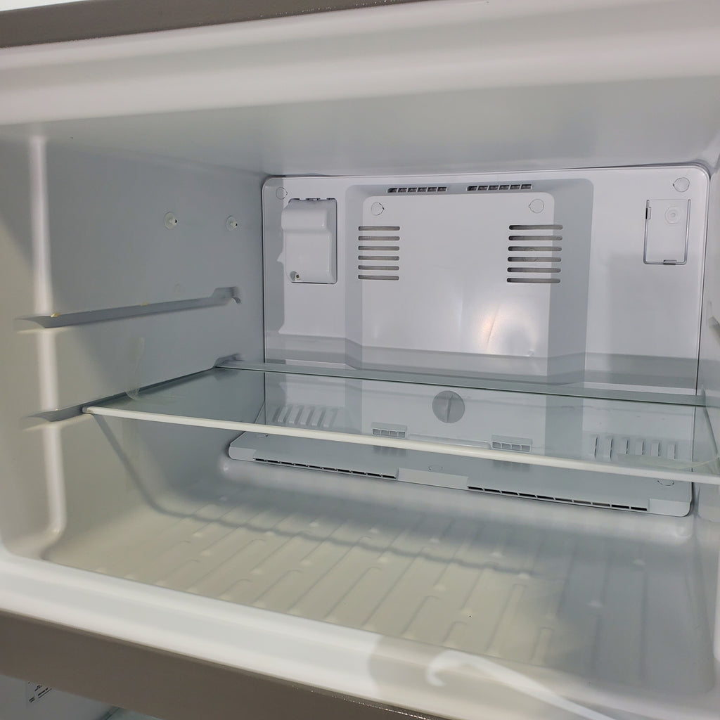 Pictures of 28" Wide Whirlpool 18 cu ft Capacity Refrigerator with LED Interior Lighting - Scratch & Dent - Minor - Neu Appliance Outlet - Discount Appliance Outlet in Austin, Tx