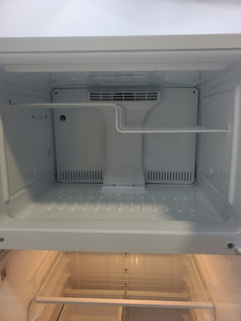 Pictures of 28" Wide GE® White ENERGY STAR® 18.1 Cu. Ft. Top-Freezer Refrigerator with Adjustable Shelves - Certified Refurbished - Neu Appliance Outlet - Discount Appliance Outlet in Austin, Tx