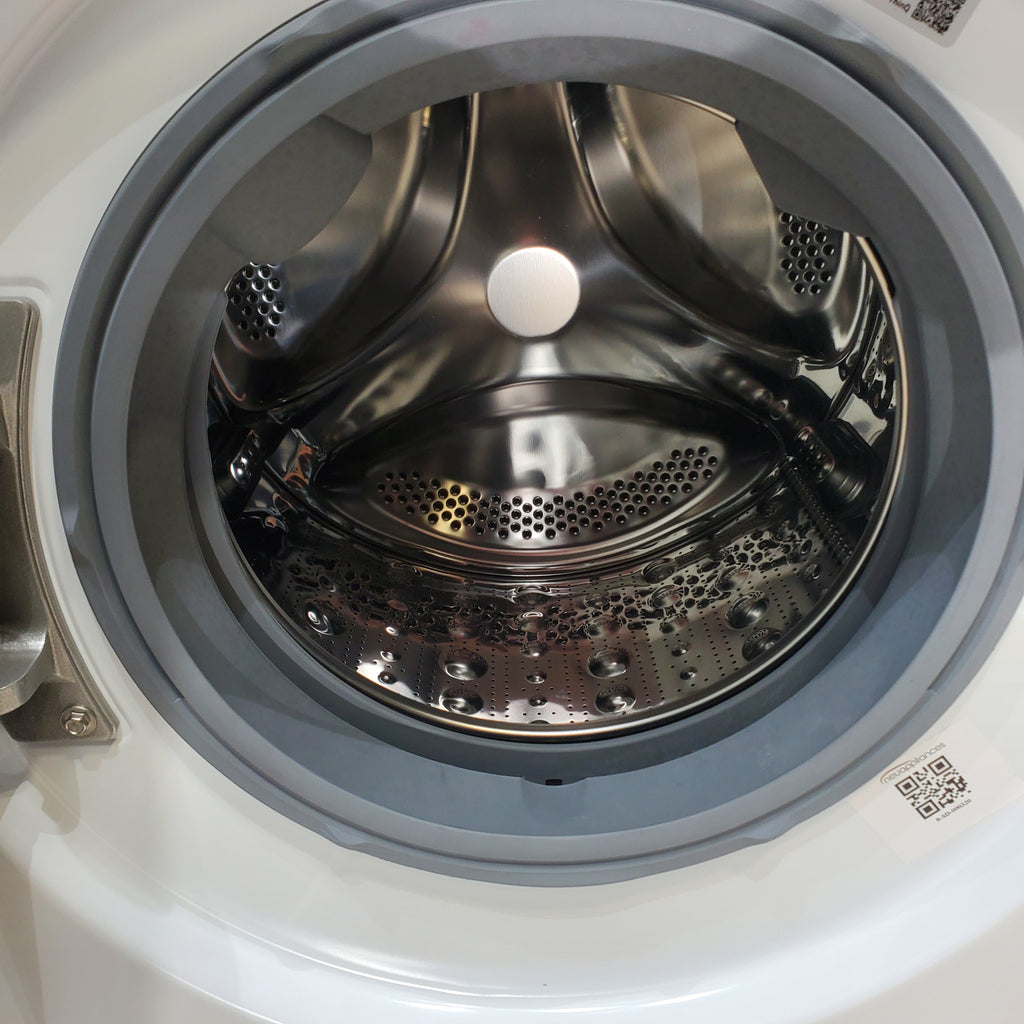 Pictures of LG White 2.4 cu.ft. Smart wi-fi Enabled Compact Front Load Washer with Built-In Intelligence and 4.2 cu.ft. Smart wi-fi Enabled Compact Front Load Dryer with Dual Inverter HeatPump™ Technology - Open Box - Neu Appliance Outlet - Discount Appliance Outlet in Austin, Tx