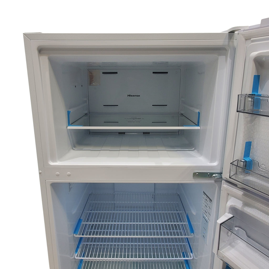 Pictures of 30" Wide Hisense White 18-cu ft Top-Freezer Refrigerator with Adjustable gallon-size door bins - Scratch & Dent - Moderate - Neu Appliance Outlet - Discount Appliance Outlet in Austin, Tx