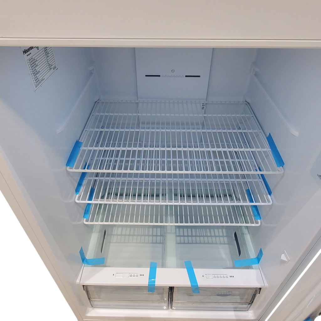 Pictures of 30" Wide Hisense White 18-cu ft Top-Freezer Refrigerator with Adjustable gallon-size door bins - Scratch & Dent - Moderate - Neu Appliance Outlet - Discount Appliance Outlet in Austin, Tx