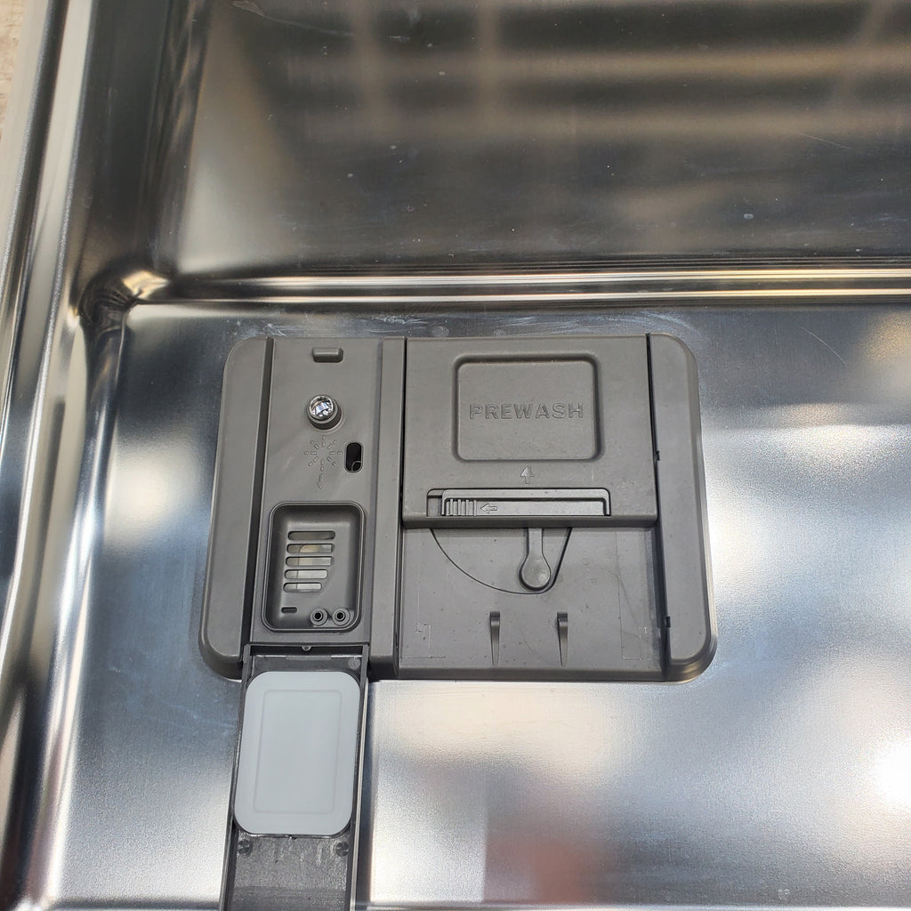 Pictures of 24 in. Fingerprint Resistant Stainless Steel ENERGY STAR Whirlpool Built In Dishwasher with 3rd Rack WDT750SAKZ - Open Box - Neu Appliance Outlet - Discount Appliance Outlet in Austin, Tx