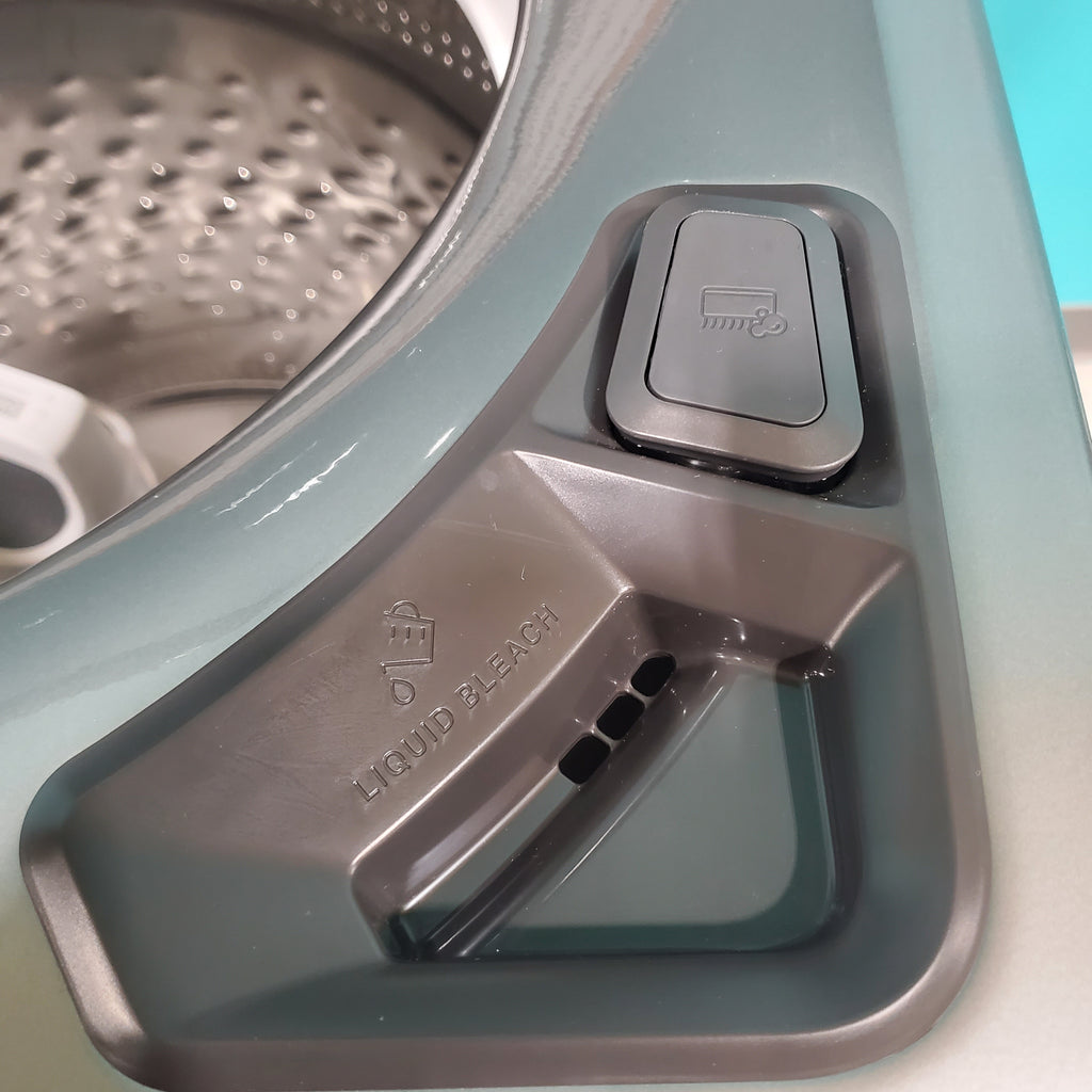 Pictures of Whirlpool Chrome Shadow 5.2 - 5.3 cu. ft. ENERGY STAR Top Load Washer with 2 in 1 Removable Agitator and Load & Go™ dispenser - Scratch & Dent - Moderate - Neu Appliance Outlet - Discount Appliance Outlet in Austin, Tx