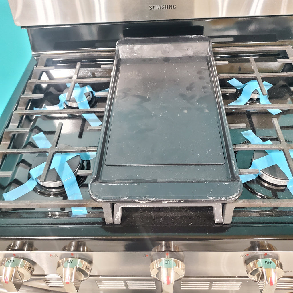 Pictures of Samsung Stainless Steel 5.8 cu. ft. Freestanding Gas Range with Convection and Self Cleaning NX58H5600SS - Certified Refurbished - Neu Appliance Outlet - Discount Appliance Outlet in Austin, Tx