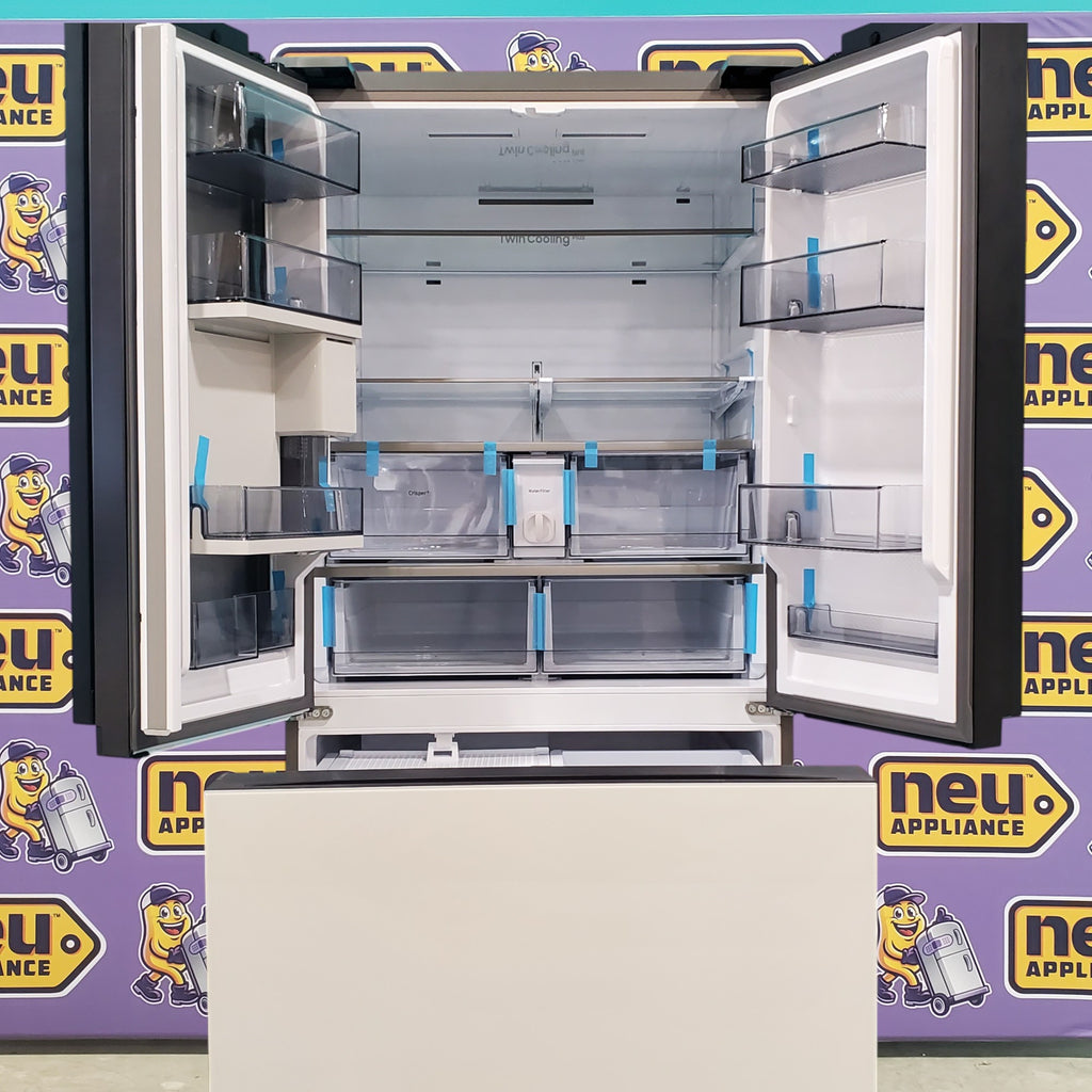 Pictures of Samsung Bespoke 3-Door French Door Refrigerator (30 cu. ft.) with Beverage Center™ in White Glass RF30BB660012 - Scratch & Dent - Minor - Neu Appliance Outlet - Discount Appliance Outlet in Austin, Tx