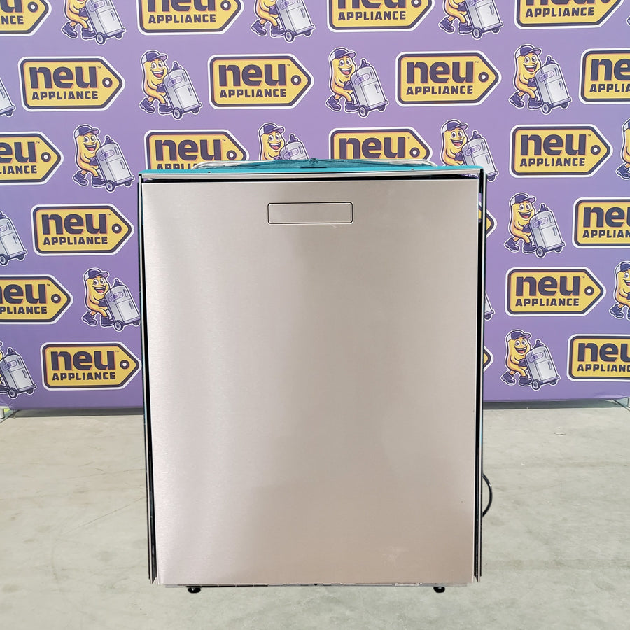 Asko 40 Series 24" Stainless Steel Dishwasher with Pocket Handle and 9 Spray Wash System DBI564ISSOF - Open Box