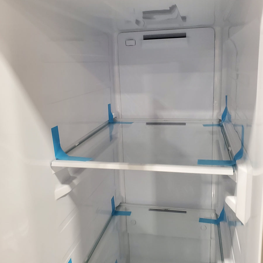 Fingerprint Resistant Stainless Steel ENERGY STAR Samsung 27.4 cu. ft. Side by Side Refrigerator with Exterior Water and Ice Dispenser RS27T5200SR - Scratch & Dent - Minor