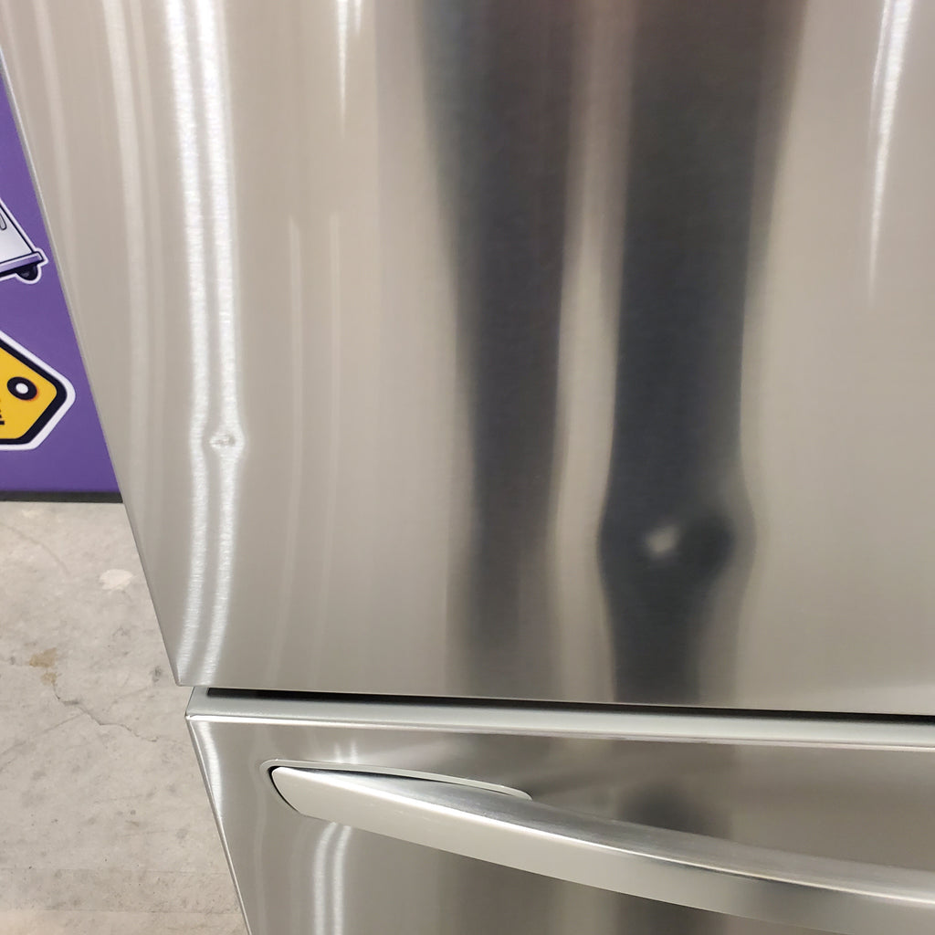 Pictures of LG Print Proof Stainless Steel Counter-Depth MAX 27 cu ft French Door Refrigerator with Water Dispenser and Ice Maker LRFLC2706S - Scratch & Dent - Minor - Neu Appliance Outlet - Discount Appliance Outlet in Austin, Tx