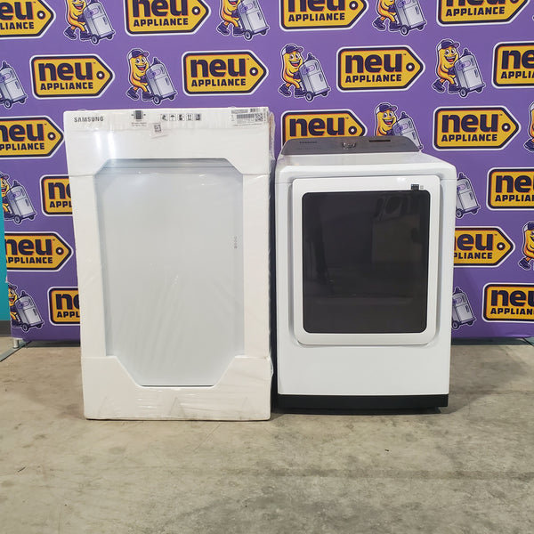 5.2 cu. ft. Samsung Large Capacity Smart Top Load Washer with Super Speed Wash in White (New in Box) and 7.4-cu ft Electric Dryer White - Scratch & Dent - Minor
