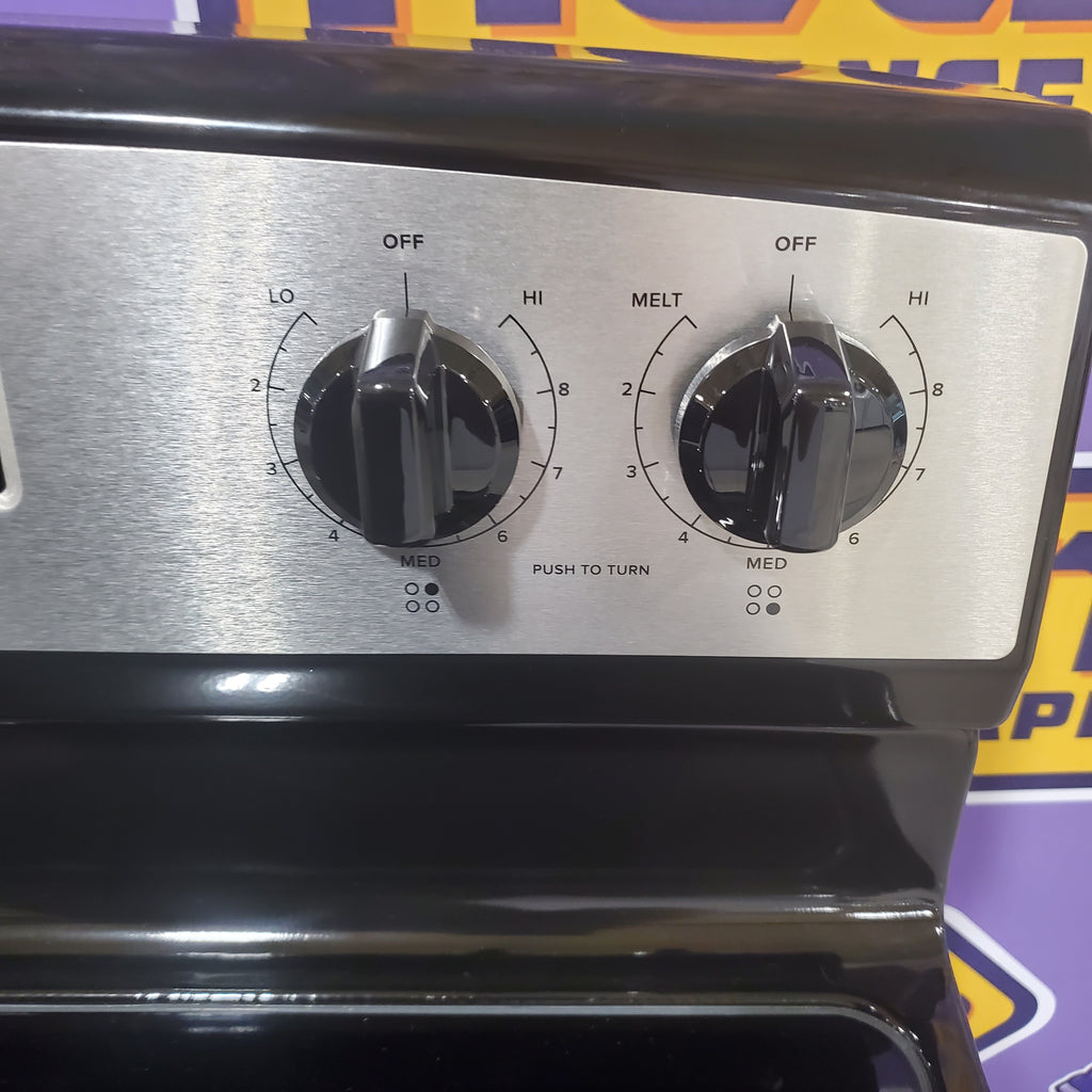 Pictures of Amana® Stainless Steel 30-inch Electric Range with Extra-Large Oven Window and Large 4.8 cu. ft. Oven Capacity AER6303MMS - Scratch & Dent - Minor - Neu Appliance Outlet - Discount Appliance Outlet in Austin, Tx