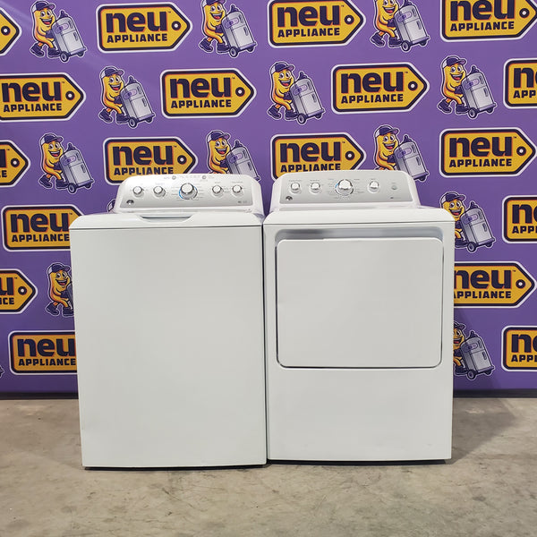 GE White Top Load 4.4 Cu. Ft. Washer with Stainless Steel Basket GTW490ACJWS and GE White Electric 7.2 Cu. Ft. Dryer with Aluminized Alloy Drum GTD45EASJWS - Certified Refurbished