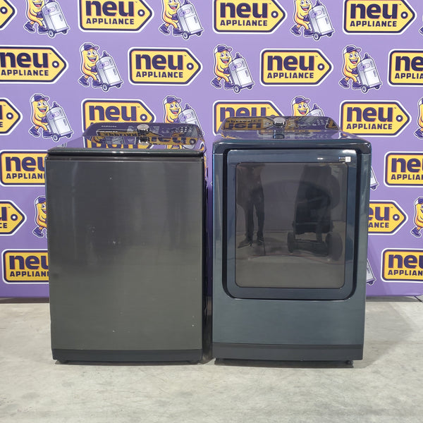 Samsung Black Stainless Steel Top Load 5.0 Cu. Ft. Washer with Active WaterJet WA50R5400AV - Certified Refurbished and Samsung Brushed Navy Vented Gas 7.4 Cu. Ft. Dryer with Steam Sanitize+ DVG54CG7150D - Scratch and Dent (Minor)