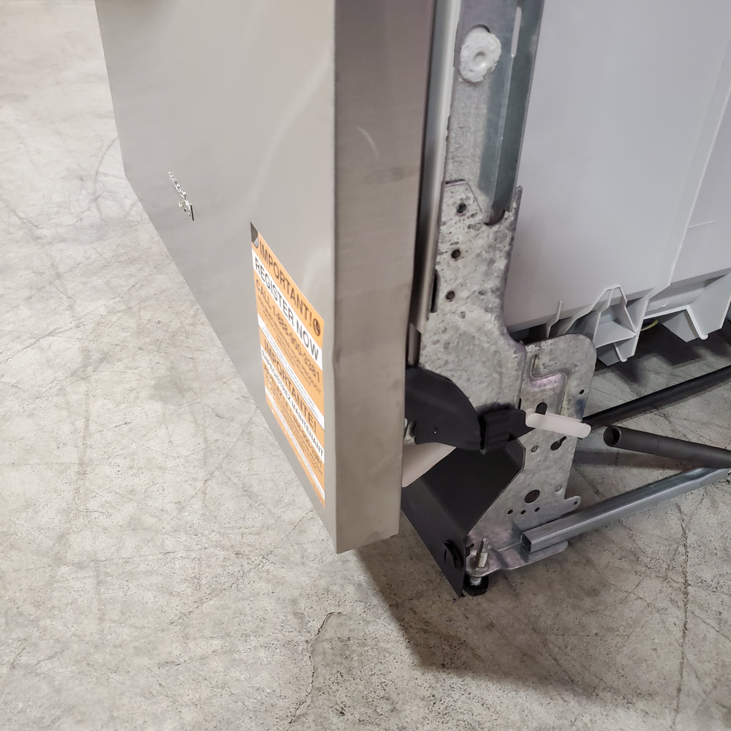 Pictures of Whirlpool Built-In Tall Tub Dishwasher in Monochromatic Stainless Steel with Extended Soak Cycle - 18SD022 - WDT531HAPM - Scratch & Dent (Minor) - Neu Appliance Outlet - Discount Appliance Outlet in Austin, Tx