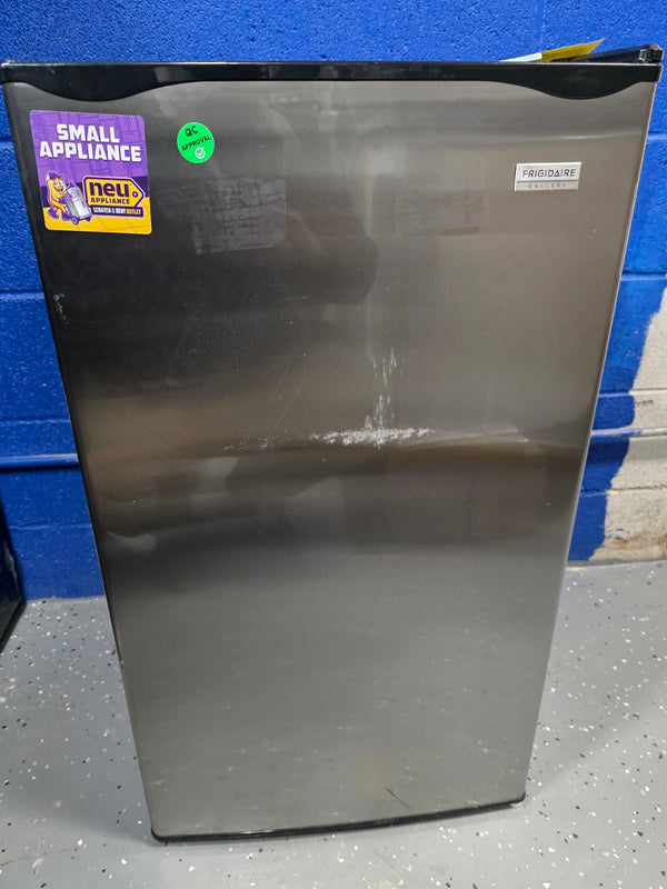 Frigidaire Gallery 3.2-cu ft Mini Fridge in Stainless Steel S175 - FGFR334B - Scratch & Dent (Moderate)