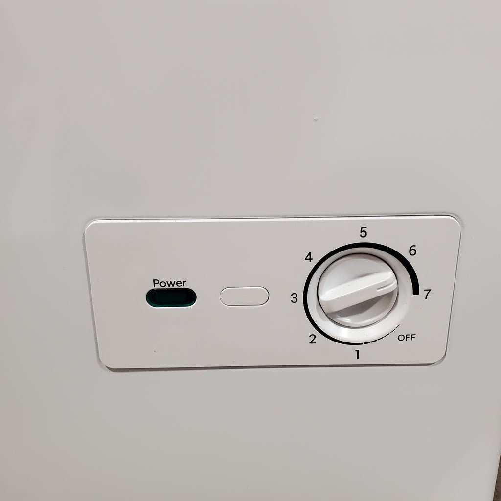 Pictures of Vissani 6.9 cu. ft. Manual Defrost Chest Freezer in White, Garage Ready with LED Light Type 25135SD577 - DCM7QRWW - Scratch & Dent (Minor) - Neu Appliance Outlet - Discount Appliance Outlet in Austin, Tx