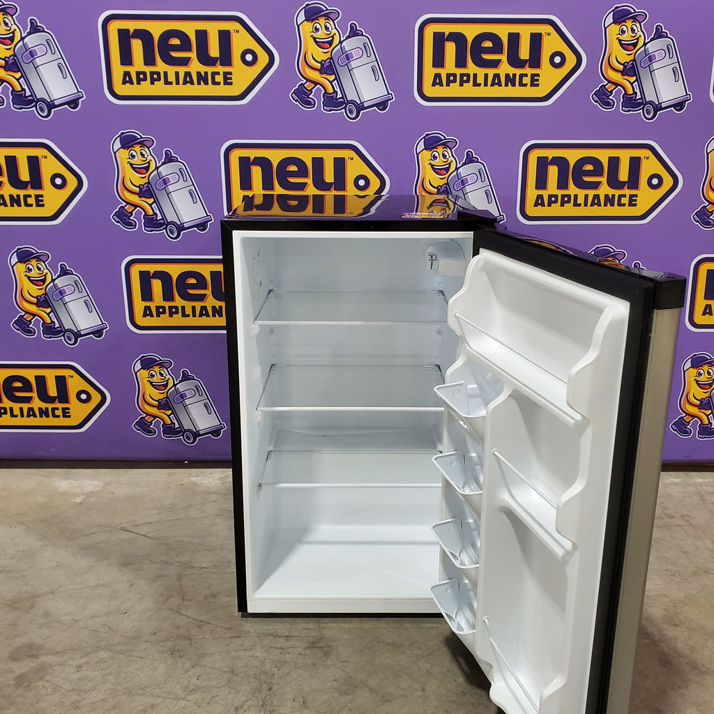 Pictures of Vissani 4.4 cu. ft. Mini Refrigerator in Stainless Look with 7-Door Racks, Glass Shelves, and Energy Efficiency 25135SD677 - MDAR44SS5 - Scratch & Dent (Minor) - Neu Appliance Outlet - Discount Appliance Outlet in Austin, Tx
