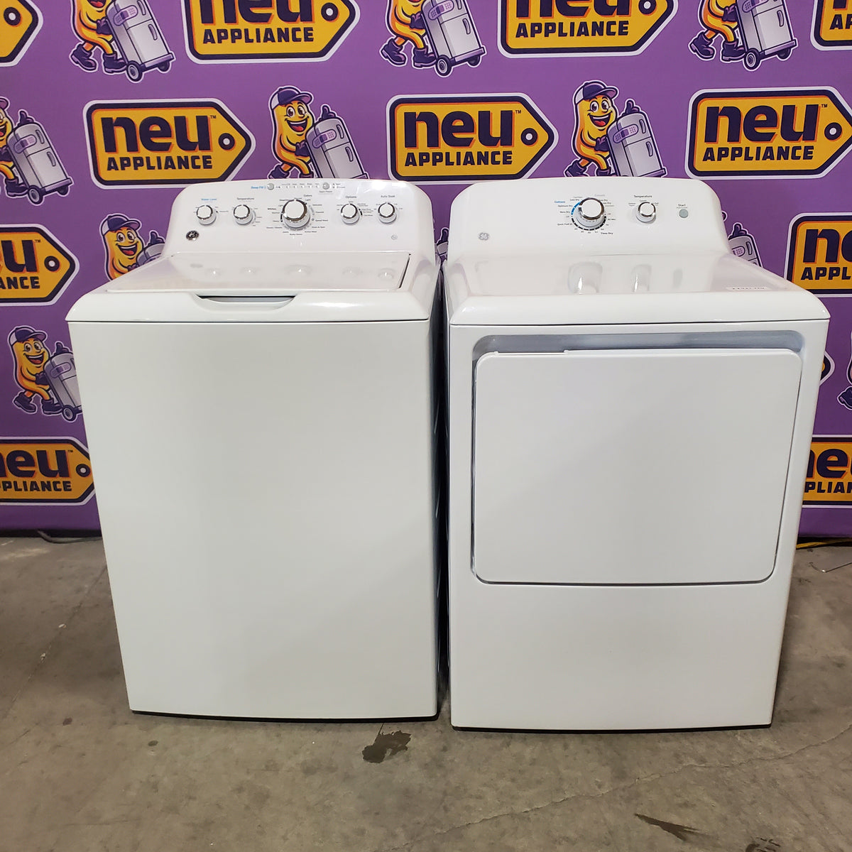 GE 4.5 cu. ft. Capacity Washer with Stainless Steel Basket in White GTW465ASNWW - Certified Refurbished and GE White Electric 6.2 Cu. Ft. Capacity Dryer with Shallow Depth and Up to 120 Ft. Venting Capability 16289 - GTD45EASJWS - Open Box