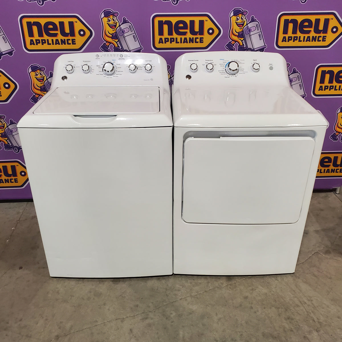 GE White Top Load 4.2 Cu. Ft. Washer with Stainless Steel Basket and Dual Action Agitator GTW460ASJWW - Certified Refurbished and GE White Electric 7.2 Cu. Ft. Dryer with Aluminized Alloy Drum  16304 - GTD42EASJWW - Certified Refurbished