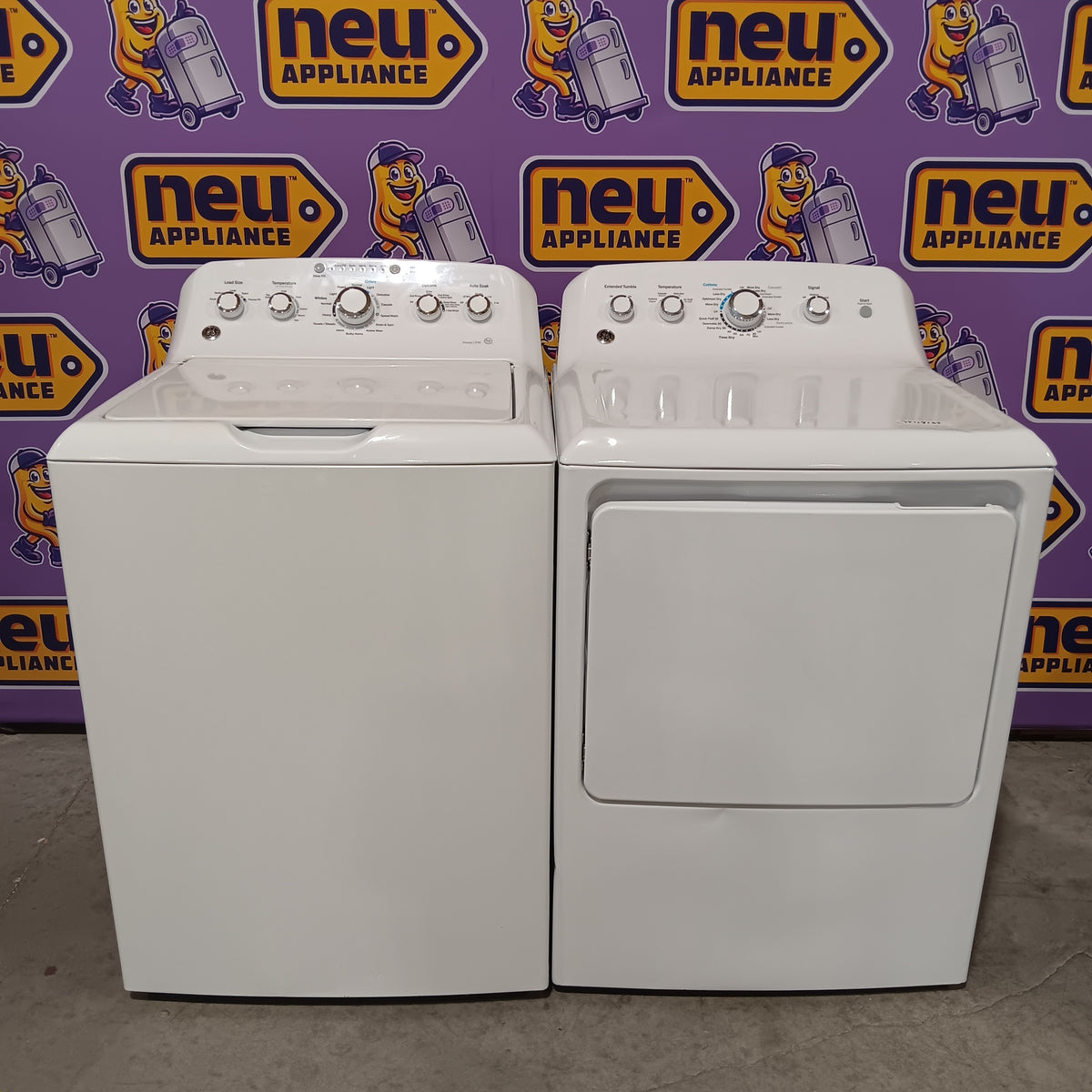 GE White Top Load 4.2 Cu. Ft. Washer with Stainless Steel Basket and Dual Action Agitator GTW460ASJWW - Certified Refurbished and GE White Electric 7.2 Cu. Ft. Dryer with Aluminized Alloy Drum GTD42EASJWW - Certified Refurbished