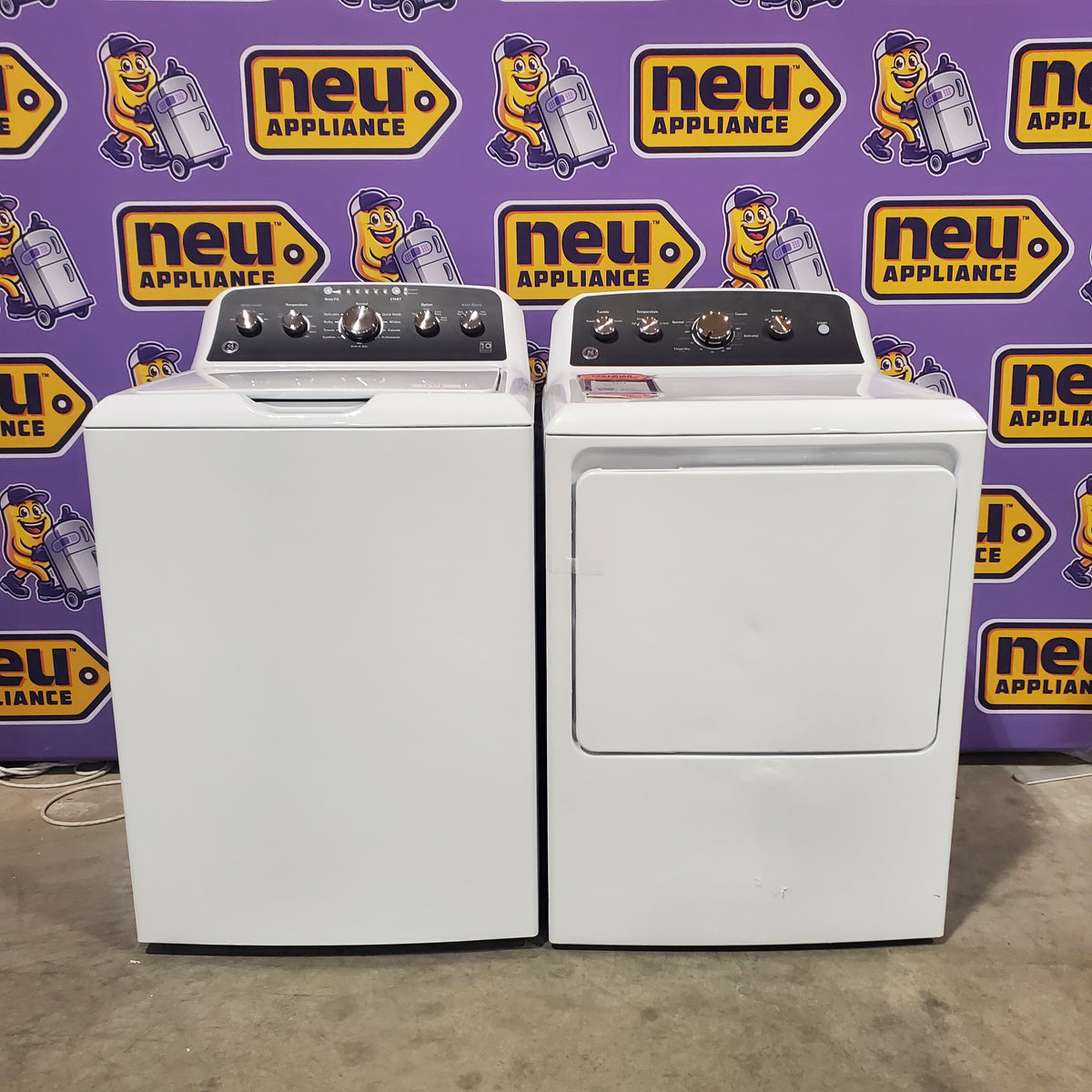 GE® 4.5 cu. ft. Capacity Washer with Stainless Steel Basket GTW485ASWWB - Scratch & Dent (Minor) and GE® 7.2 cu. ft. Capacity Electric Dryer with Up To 120 ft. Venting and Extended Tumble GTD48EASWWB - Certified Refurbished