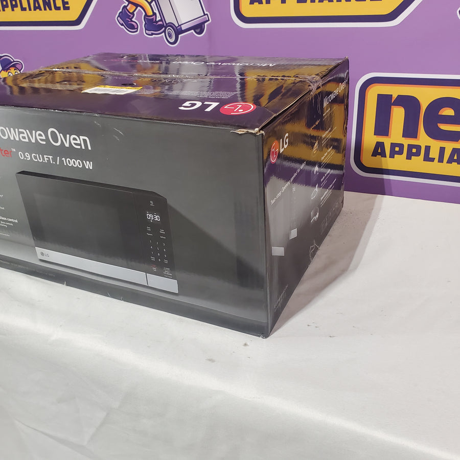 LG 0.9 cu. ft. NeoChef™ Countertop Microwave with Smart Inverter MSER0990S - Open Box