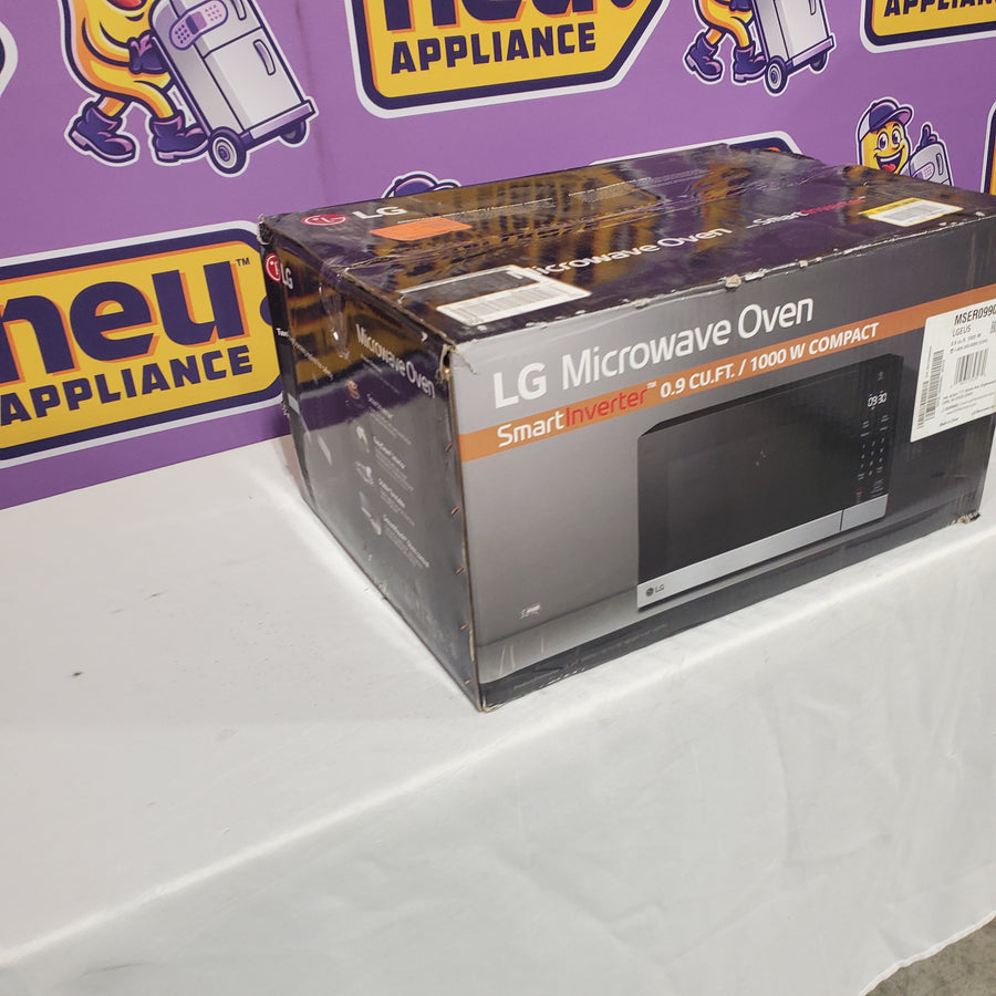 LG 0.9 cu. ft. NeoChef™ Countertop Microwave with Smart Inverter MSER0990S - Open Box