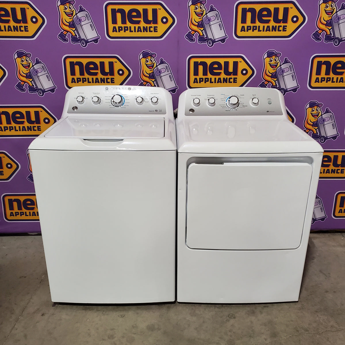 GE White Top Load 4.4 Cu. Ft. Washer with Stainless Steel Basket GTW490ACJWS - Certified Refurbished and GE White Electric 7.2 Cu. Ft. Dryer with Aluminized Alloy Drum GTD45EASJWS - Certified Refurbished